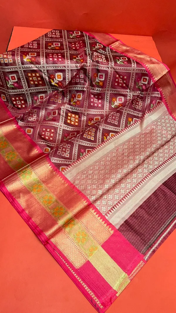Magenta_Art_Silk_Banarasi_Sarees_For_Women_GEASF_26