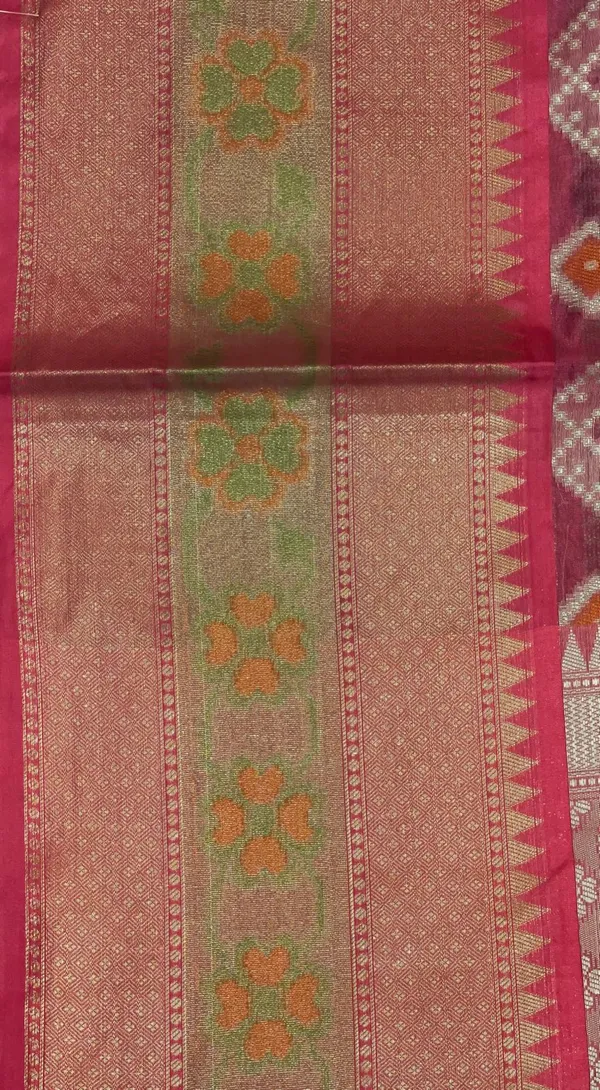 Magenta_Art_Silk_Banarasi_Sarees_For_Women_GEASF_26