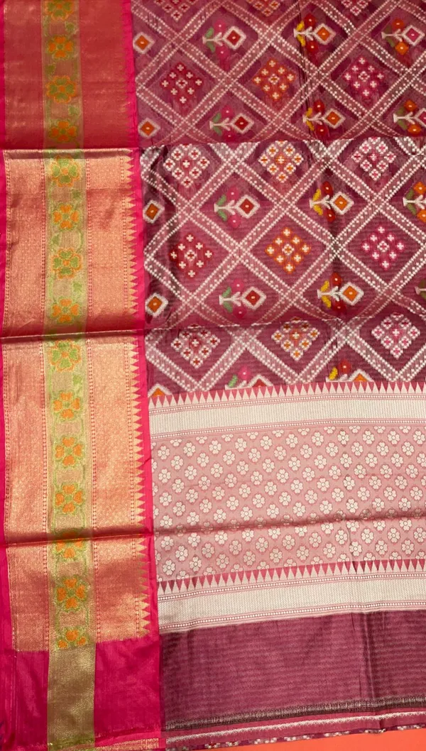 Magenta_Art_Silk_Banarasi_Sarees_For_Women_GEASF_26