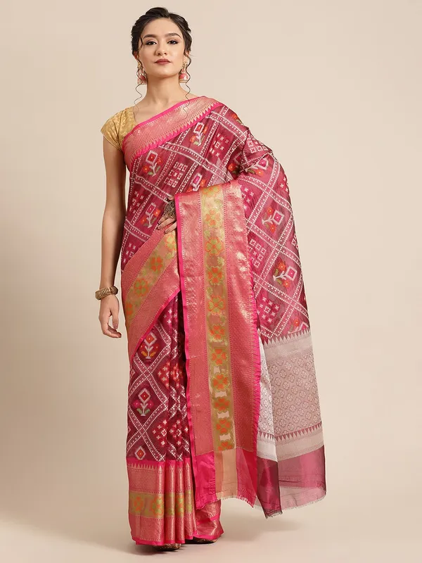 Magenta_Art_Silk_Banarasi_Sarees_For_Women_GEASF_26