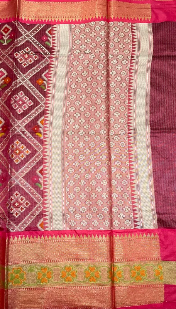 Magenta_Art_Silk_Banarasi_Sarees_For_Women_GEASF_26