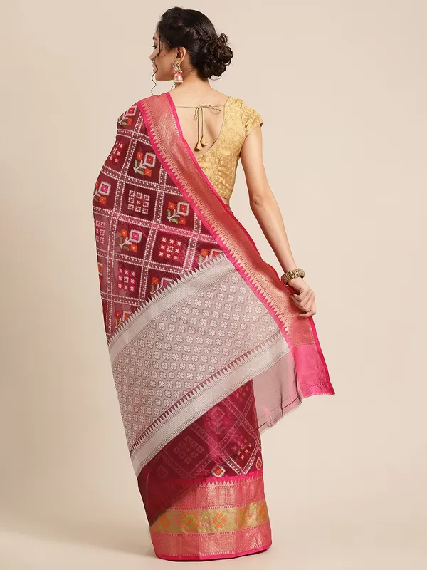 Magenta_Art_Silk_Banarasi_Sarees_For_Women_GEASF_26