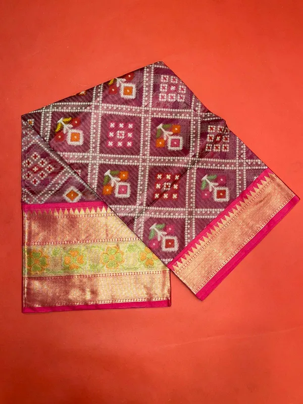 Magenta_Art_Silk_Banarasi_Sarees_For_Women_GEASF_26
