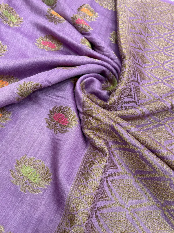 Humairah_Pure_Handloom_Purple_Munga_Silk_Floral_Copper_Zari_Minakari_Booti_and_Zig-Zag_Banarasi_Pallu_Zari_Border_and_Cream_Blouse