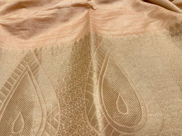 Cream_Cotton_Stripe_Zari_Banarasi_Saree_ASDC_3