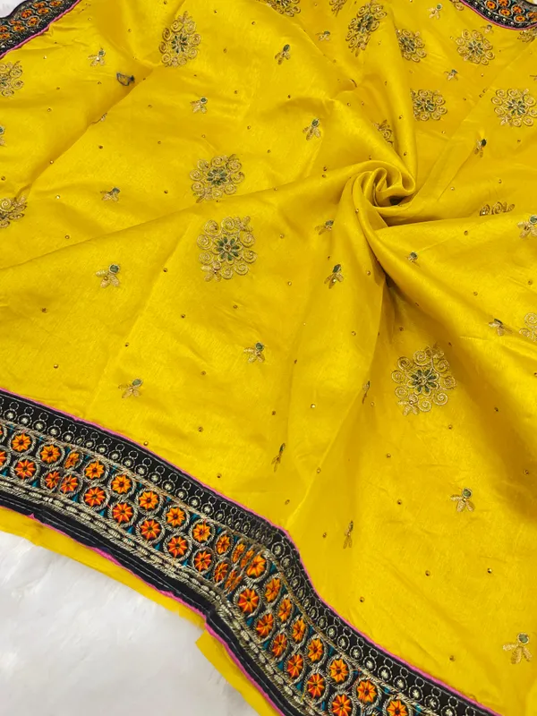 Yellow_Cotton_Blend_Zari_Embroidery_Banarasi_Saree_600KS_16