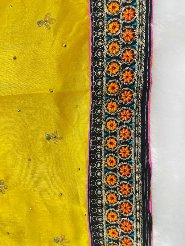 Yellow_Cotton_Blend_Zari_Embroidery_Banarasi_Saree_600KS_16
