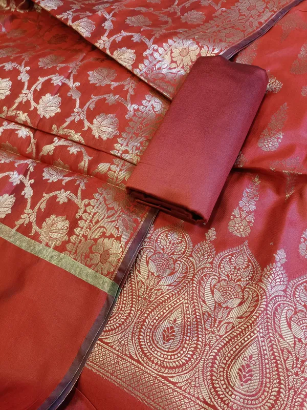 Red_Tapeta_Silk_Floral_Dual_Zari_Booti_with_Zari_Jaal_Dupatta_Banarasi_Suit__625AJ_TPT73