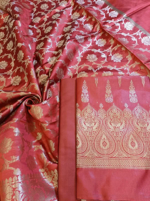 Red_Tapeta_Silk_Floral_Dual_Zari_Booti_with_Zari_Jaal_Dupatta_Banarasi_Suit__625AJ_TPT73