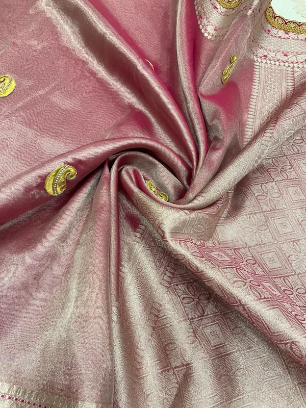 Humairah_Presents_Pink_Lace_Work_Zardozi_Pattern_Patch_work_Saree_with_jacquard_Blouse
