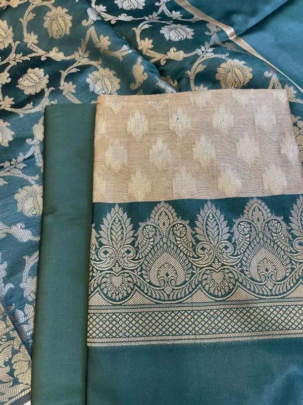 Beige_Art_Silk_Floral_Zari_Booti_Contrast_Banarasi_Suit_with_Darkgreen_Dupatta_625AJ_TPT51