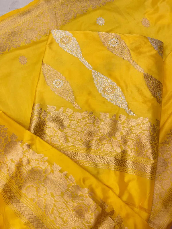 Pure_Handloom_Gold_Katan_Silk_Gold_and_Silver_Zari_Aada_Stripe_Kadhwa_Banarasi_3_pcs_Suit_Set_14000PR_KS13