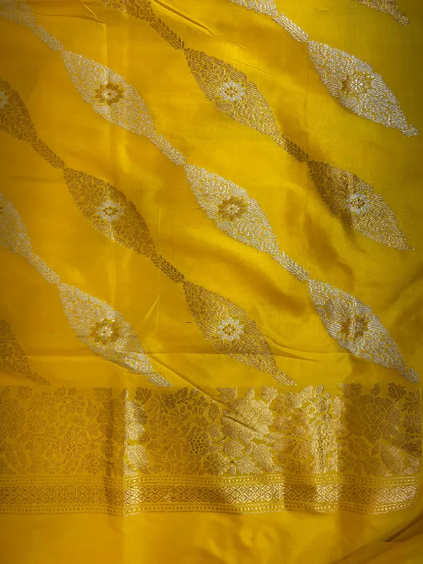Pure_Handloom_Gold_Katan_Silk_Gold_and_Silver_Zari_Aada_Stripe_Kadhwa_Banarasi_3_pcs_Suit_Set_14000PR_KS13