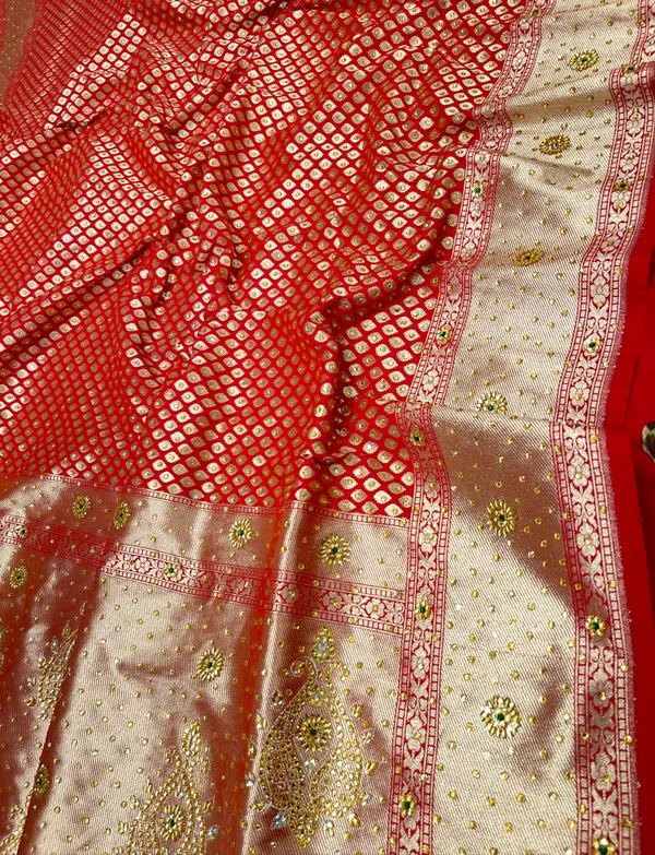 Humairah_Presents_Red_Satin_Silk_Floral_Booti_Low_Stone_Work_Saree_with_Banarasi_Floral_Pallu_and_Red_Blouse