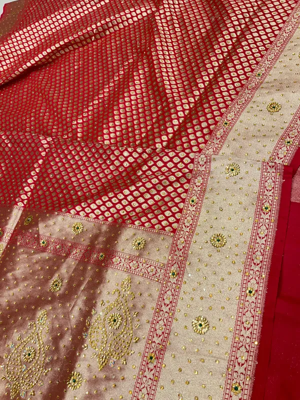 Humairah_Presents_Red_Satin_Silk_Floral_Booti_Low_Stone_Work_Saree_with_Banarasi_Floral_Pallu_and_Red_Blouse