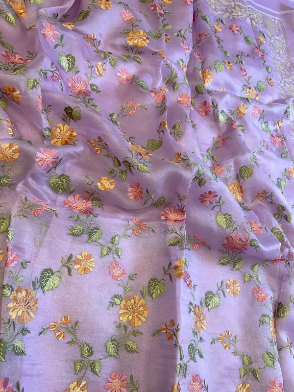 Pure_Handloom_Lavander_Kora_Organza_Floral_Resham_Mina_Jaal_Embroidered_Border_Banarasi_Saree_480AJ_ME4