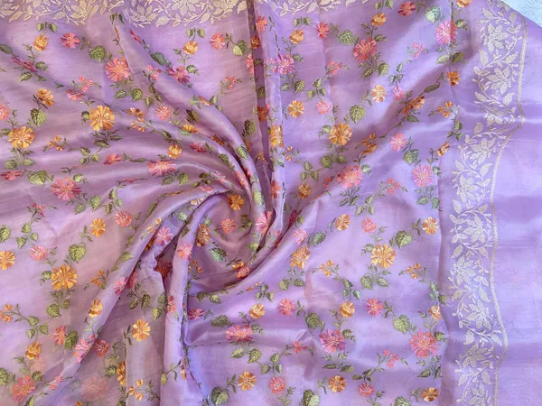 Pure_Handloom_Lavander_Kora_Organza_Floral_Resham_Mina_Jaal_Embroidered_Border_Banarasi_Saree_480AJ_ME4