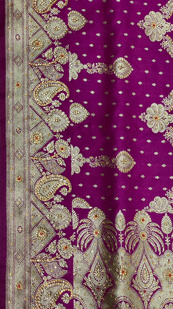 Humairah_Presents_Purple_Satin_Silk_Floral_Zari_Zig-Zag_Stripe_Low_Stone_Work_Banarasi_Saree_with_Banarasi_Pallu_and_Purple_Blouse_JA45_LW