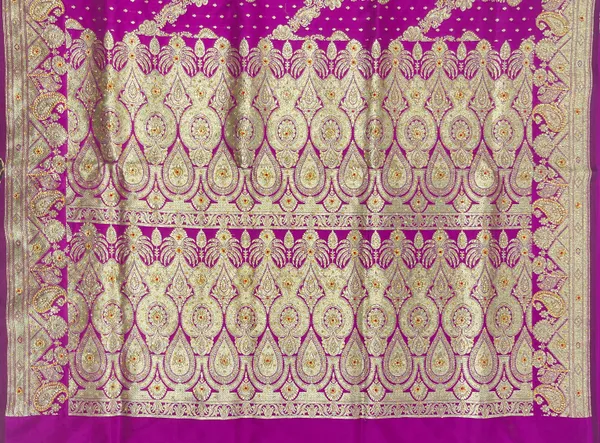 Humairah_Presents_Purple_Satin_Silk_Floral_Zari_Zig-Zag_Stripe_Low_Stone_Work_Banarasi_Saree_with_Banarasi_Pallu_and_Purple_Blouse_JA45_LW