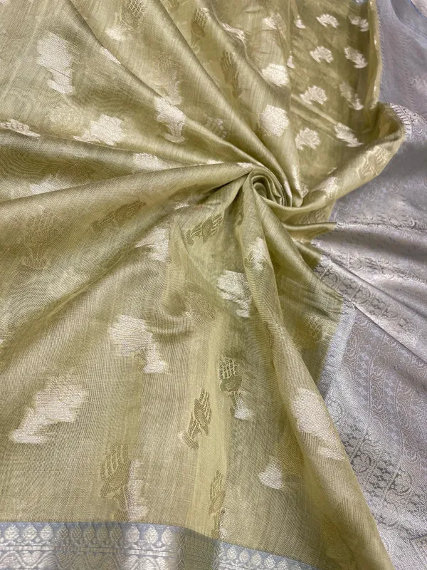 Mehndi_Green_Cotton_Floral_Water_Zari_Booti_Banarasi_Saree_JVC_13