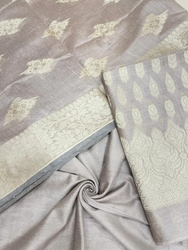 Humairah_Mauve_Cotton_Floral_Resham_Booti_3_pcs_Suit_set_with_Plain_Bottom_and_Floral_Zari_Mina_Boota_Mauve_Dupatta