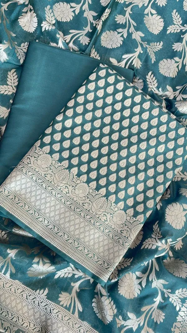 Dark_Green_Katan_Upada_Silk_Floral_Zari_Booti_Banarasi_Suit_with_Alfi_Zari_Jaal_Dupatta__1250DAN_KU1