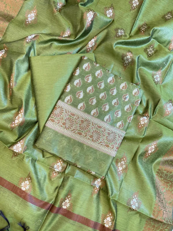 Green_Cotton_Floral_Resham_Mina_Booti_Banarasi_3_pcs_Suit_Set_700AJ_CT2