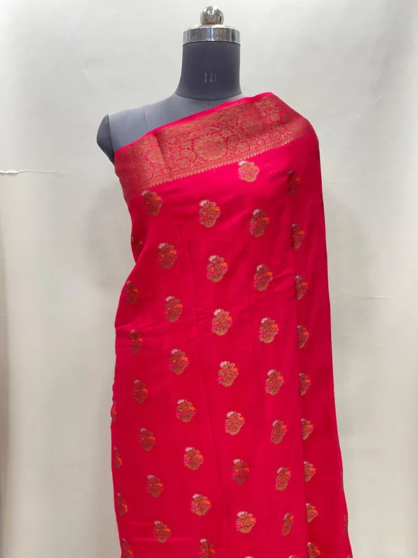 Humairah_Pure_Handloom_Red_Munga_Silk_Floral_Minkari_Copper_Zari_Booti_with_Floral_Zari_Jaal_Pallu_Zari_Border_and_Red_Blouse