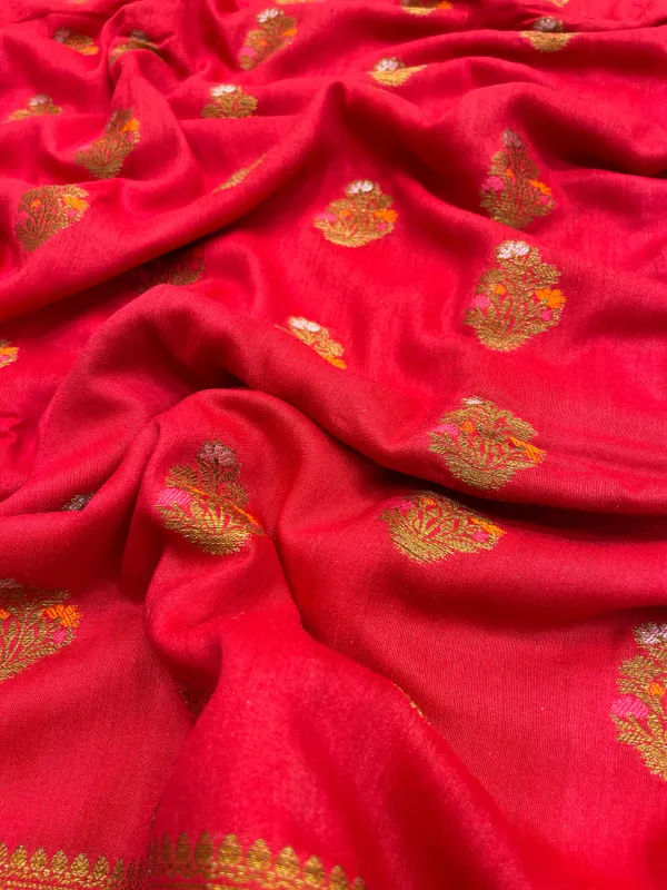 Humairah_Pure_Handloom_Red_Munga_Silk_Floral_Minkari_Copper_Zari_Booti_with_Floral_Zari_Jaal_Pallu_Zari_Border_and_Red_Blouse