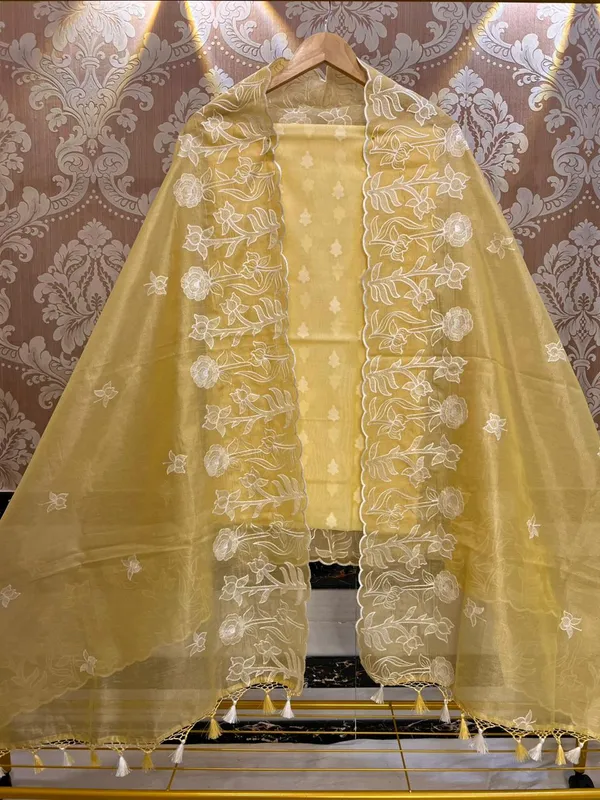 Yellow_Tissue_Silk_thread_booti_weave_with_Tissue_silk_Cutwork_Border_Embroidery_Dupatta_1500ASG_TSE4