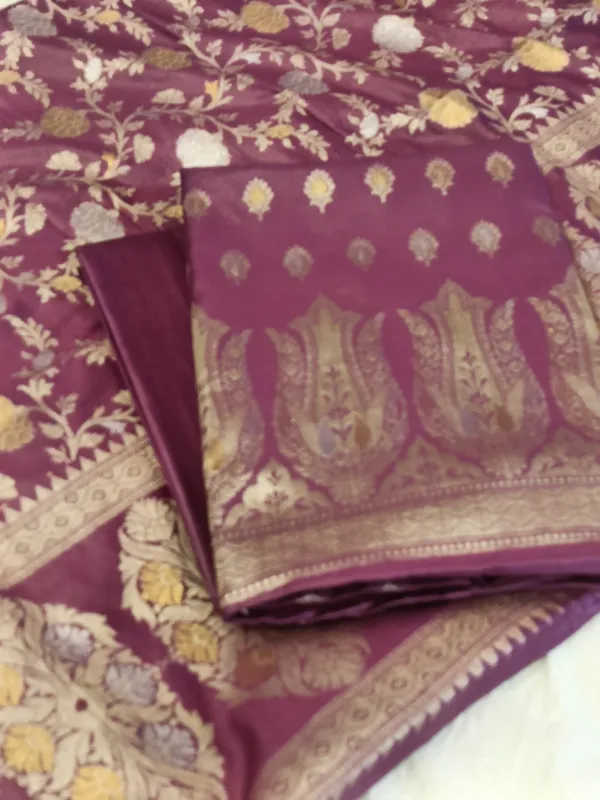 Magenta_Cotton_Dyable_Alfi_Zari_Booti_Banarasi_Suit_with_Floral_Zari_Jaal_Banarasi_Suit_13SHL_DAS4