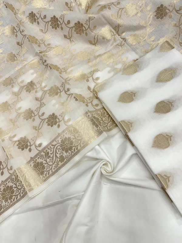 Humairah_White_Cotton_Floral_Zari_Booti_3_pcs_Suit_Set_with_Plain_Botton_and_Floral_Zari_Jaal_White_Dupatta