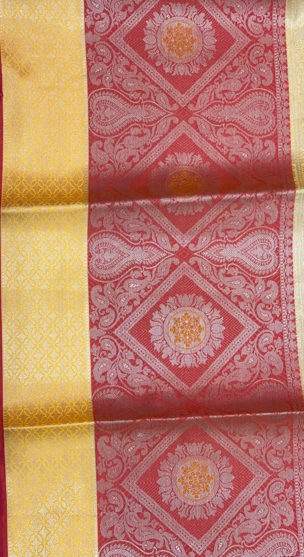 Gold_Kanjeevaram_Banarasi_Sarees_For_Women_GEMA10