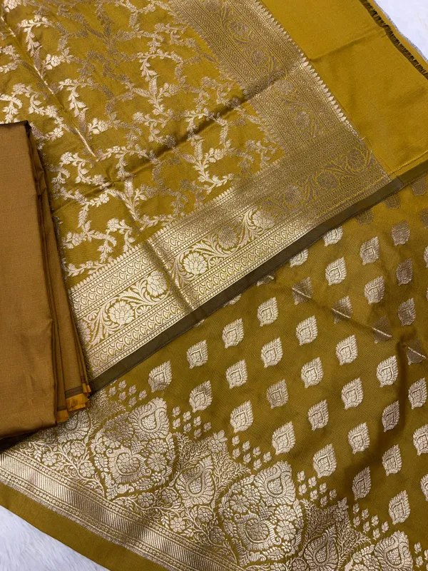 Mustard_Gold_Katan_Silk_Floral_Zari_Booti_Banarasi_With_Floral_Jaal_Dupatta_Suit_Set_Skl_Pk8