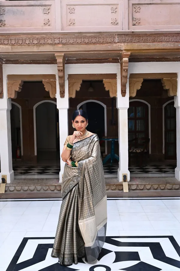 Black_Kanchi_Silk_Banarasi_Sarees_For_Women_GEBE5