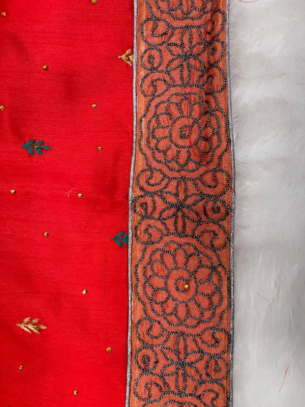 Red_Cotton_Blend_Zari_Embroidery_Banarasi_Saree_600KS_14