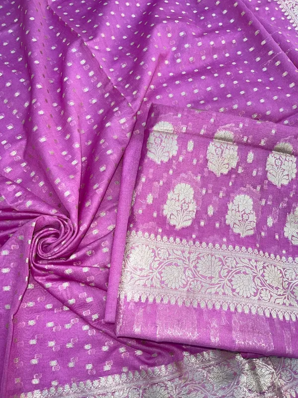 Lavander_Katan_Georgette_Silver_Zari_Booti_Banarasi_Suit_Set_with_Chunri_Booti_1200SKL_KG11