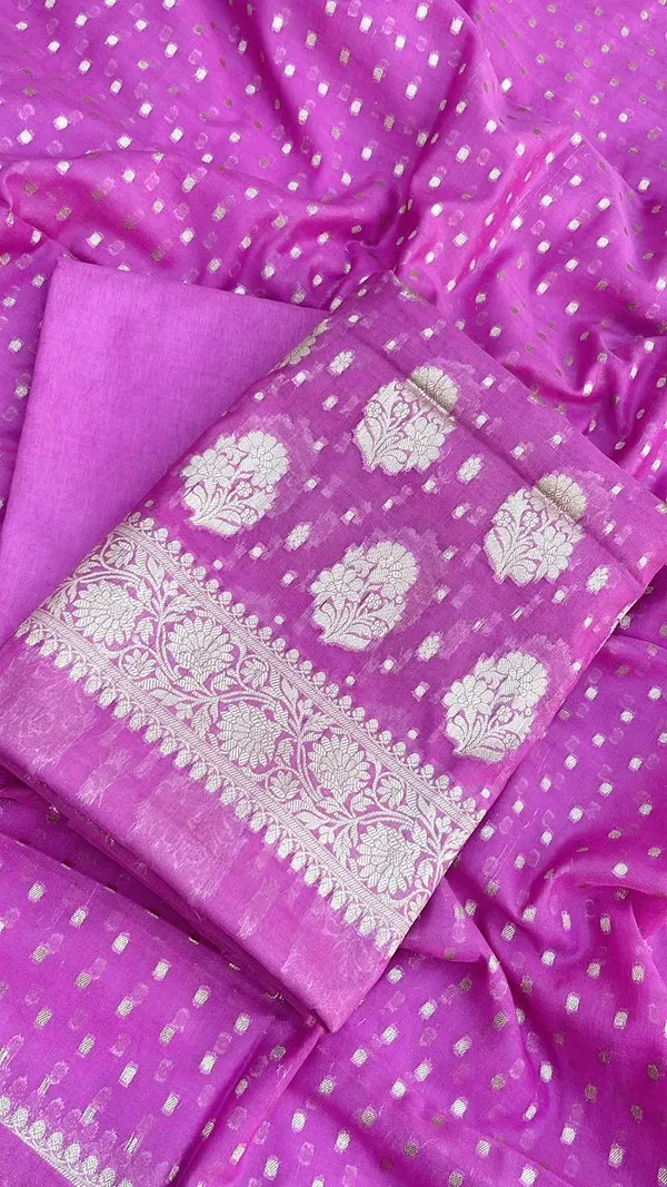 Lavander_Katan_Georgette_Silver_Zari_Booti_Banarasi_Suit_Set_with_Chunri_Booti_1200SKL_KG11