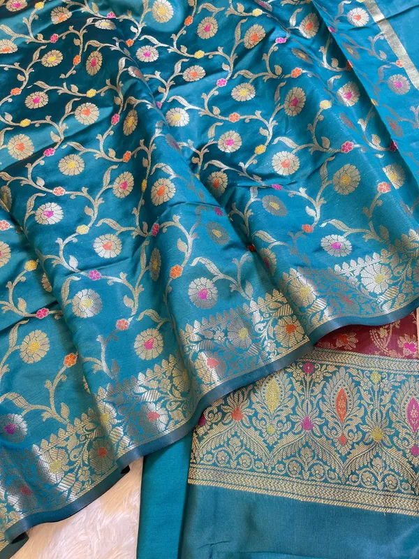 Maroon_Art_Silk_Floral_Zari_Mina_Jaal_Contrast_Banarasi_Suit_with_Seagreen_Dupatta_625AJ_TPT15