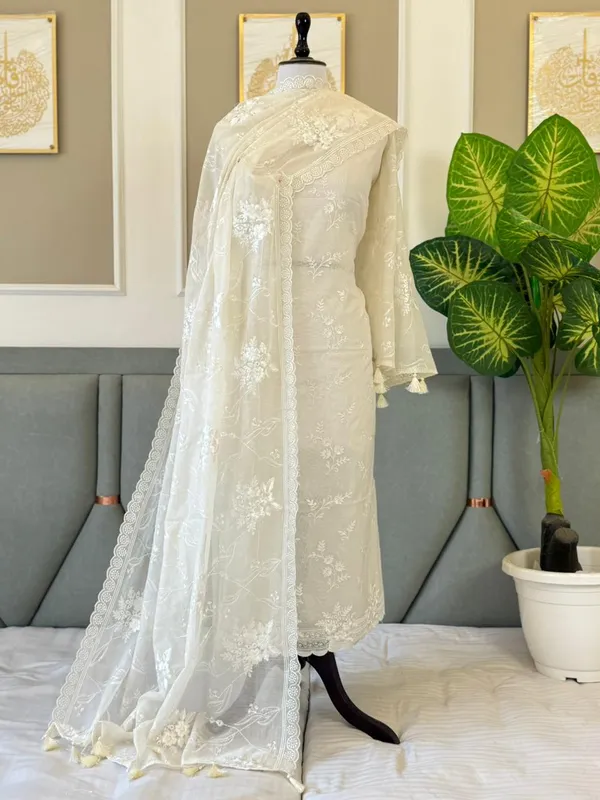 Off_White_Mal_Chanderi_Embroider_Work_Banarasi_Suit_With_Embroidered_Dupatta_180Pnj_Mce9