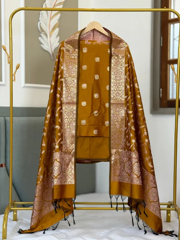 Mustard_Katan_Silk_Alfi_Zari_Booti_Banarasi_Suit_With_Floral_Jaal_Dupatta_150PNJ_SA5