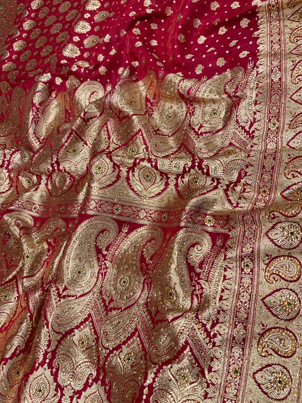 Humairah_Presents_Maroon_Satin_Silk_Half_Half_Patli_Zari_Booti_Low_Stone_Work_Saree_with_Banarasi_Pallu_and_Maroon_Blouse