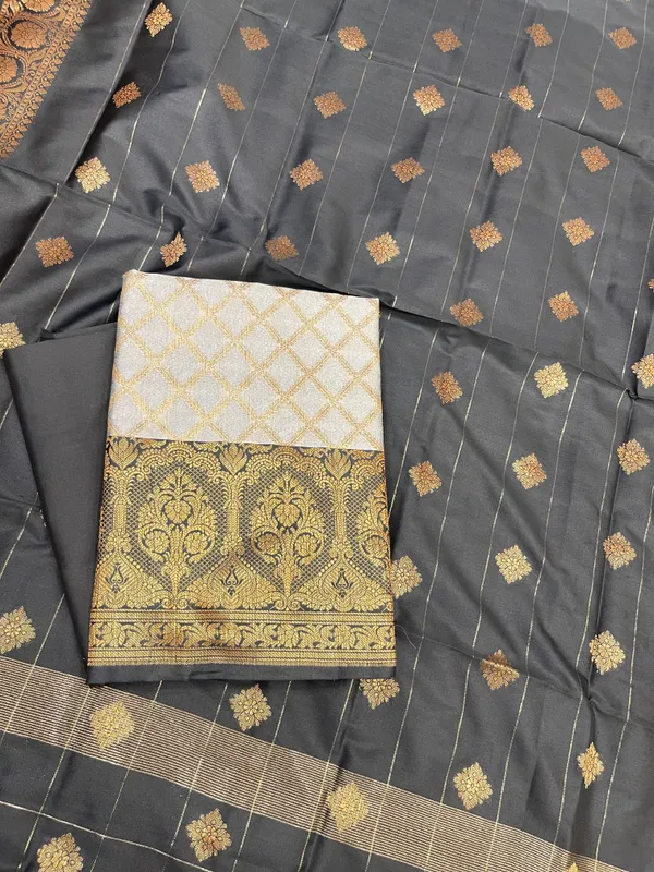 Off_White_Cotton_Silk_Banarasi_3_pcs_Suit_Set__with_Contrast_Black_Dupatta_650ASD_CS7