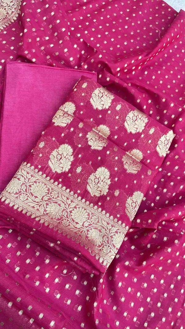Magenta_Katan_Georgette_Silver_Zari_Booti_Banarasi_Suit_Set_with_Chunri_Booti_1200SKL_KG9