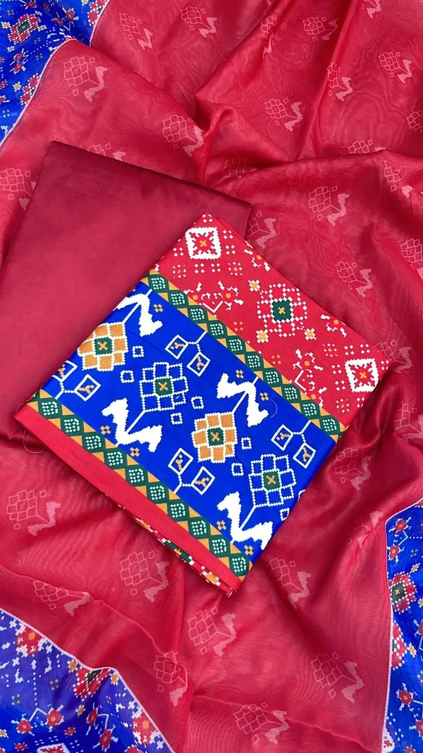 Maroon_Cotton_Patola_Print_Contrast_Blue_Border_Banarasi_Suit_with_Digital_Printed_Dupatta_850SKL_CP1