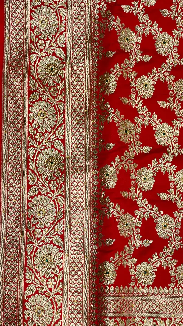 Humairah_Presents_Red_Satin_Silk_Floral_Zari_Jaal_Low_Stone_Work_Banarasi_Saree_with_Floral_Zari_Jaal_Pallu_and_Red_Blouse