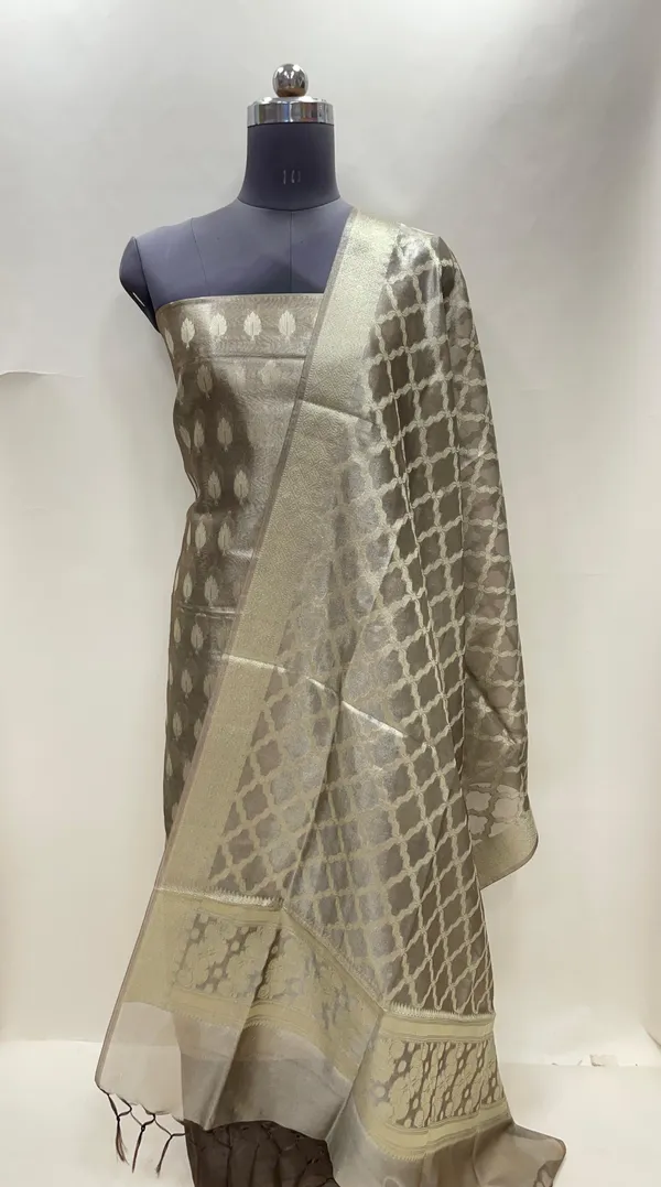 Humairah_Dark_Brown_Tissue_Silk_Floral_Zari_Booti_3_pcs_Suit_Set_with_Plain_Bottom_and_Floral_Zari_Checkered_Jaal_Black_Dupatta