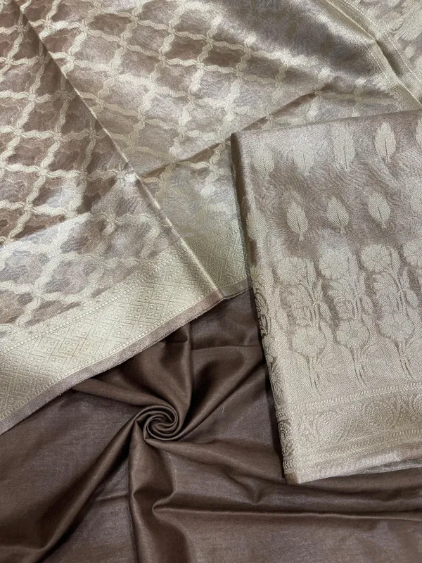 Humairah_Dark_Brown_Tissue_Silk_Floral_Zari_Booti_3_pcs_Suit_Set_with_Plain_Bottom_and_Floral_Zari_Checkered_Jaal_Black_Dupatta