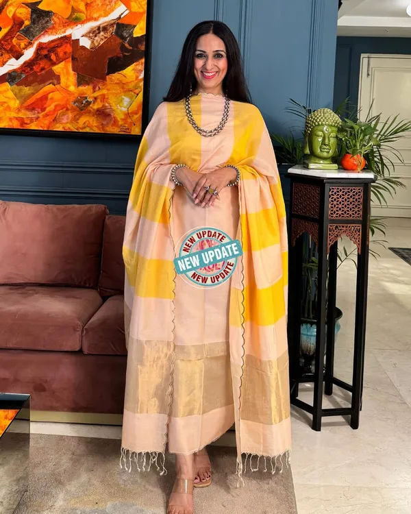 Elegant_Peach_&_Gold_Cotton_Silk_Banarasi_Suit_with_Zari_Stripe_Dupatta_750SKL_CS9