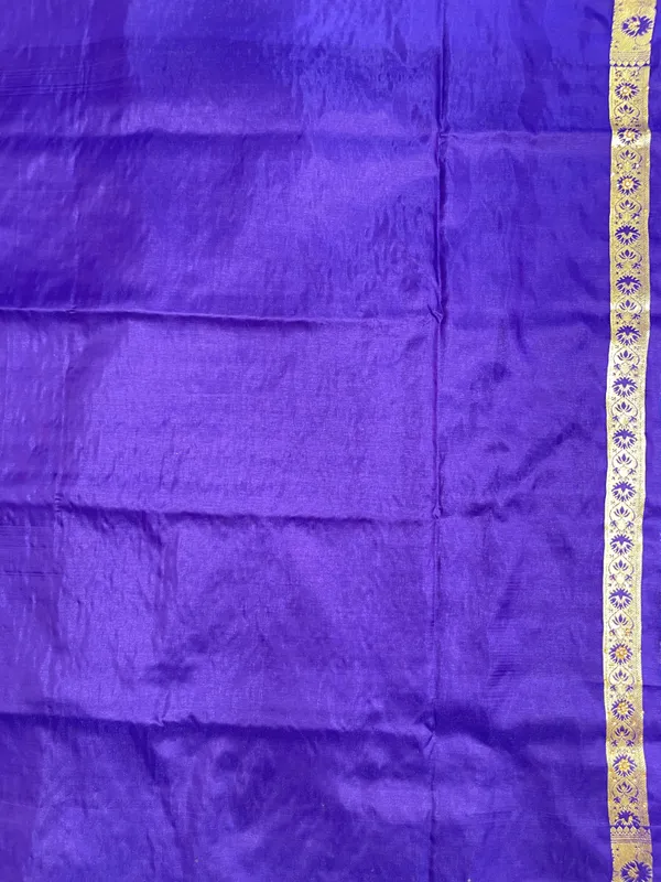 Humairah_Presents_Turqouise_Blue_Satin_Silk_Floral_Zari_Booti_Heavy_Stone_Work_Banarasi_Saree_with_Contrast_Blue_Pallu_and_Blue_Blouse